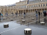 Tag 2 30.12.2022 Paris Silvesterreise, Kunst von Daniel Buren im Palais Royal