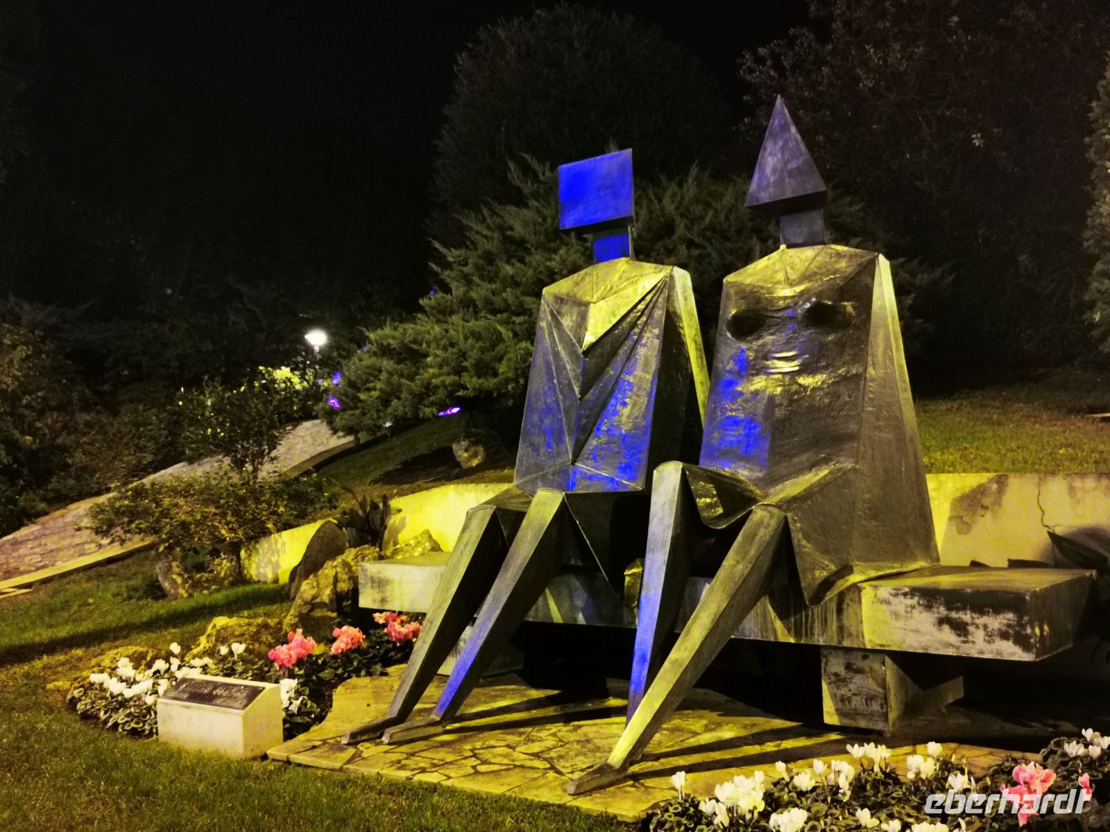 Tag 4 Statue Bruder und Schwester von A. Masson, Zirkusfestivalgelände