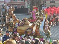 Parfümwagen, Riesenautomat und Marionettenwagen