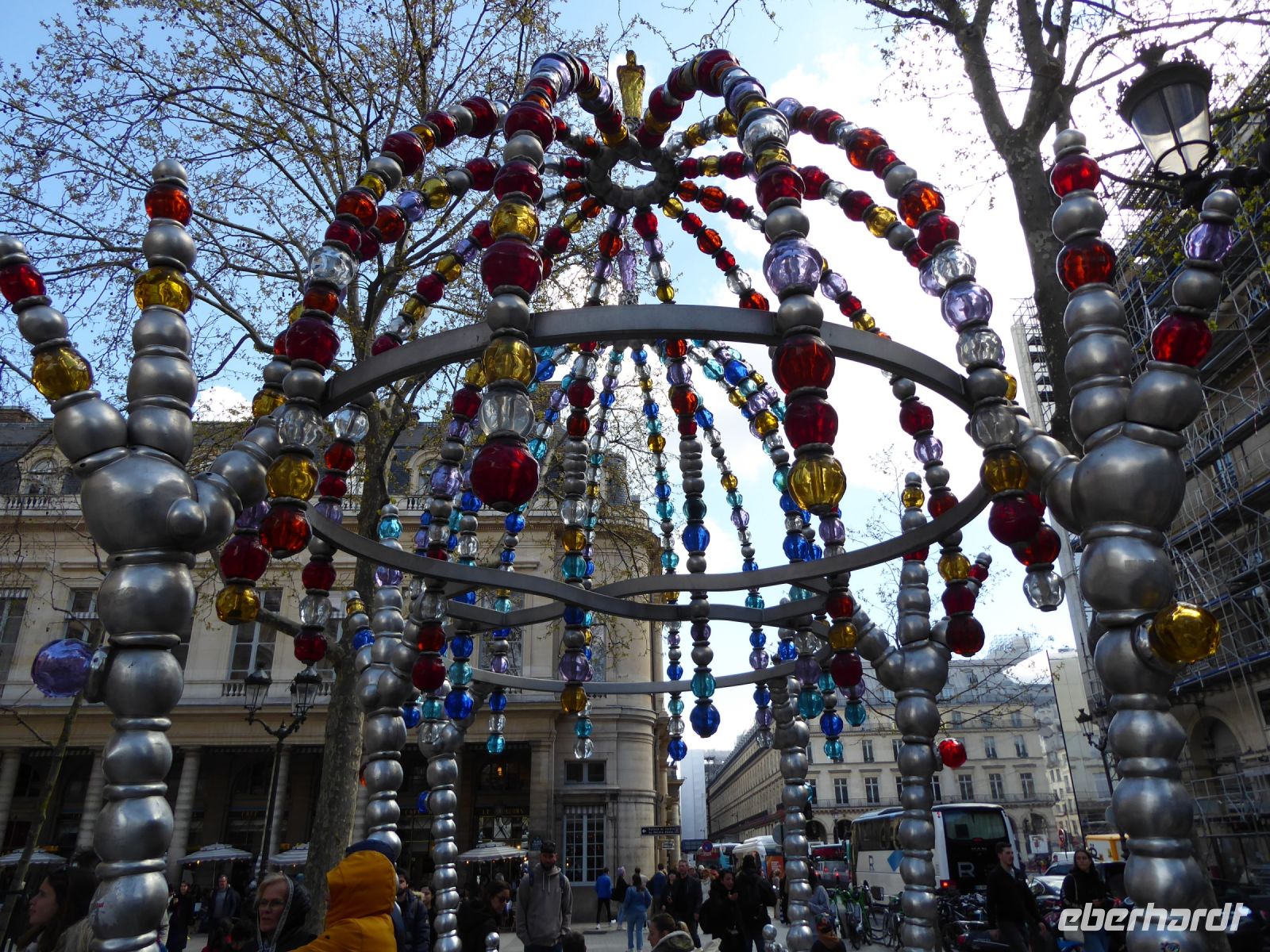 Tag 2 07.04.2023 Entdeckerspaziergang, Métrostation, Kiosque des noctambules, Jean- Michel Othoniel, 2000
