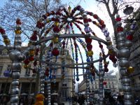 Tag 2 07.04.2023 Entdeckerspaziergang, Métrostation, Kiosque des noctambules, Jean- Michel Othoniel, 2000