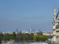 Tag 3 08.04.2023 Louvre, Blick nach La Défense