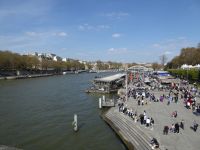 Tag 4 09.04.2023 Buntes Treiben am Schiffsanleger