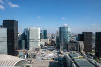 Paris - Hochhausviertel La Defense - Blick vom Grande Arche