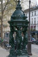 Paris - Montmartre - Straßenbrunnen