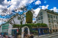 Paris - Montmartre - Le Moulin de la Galette
