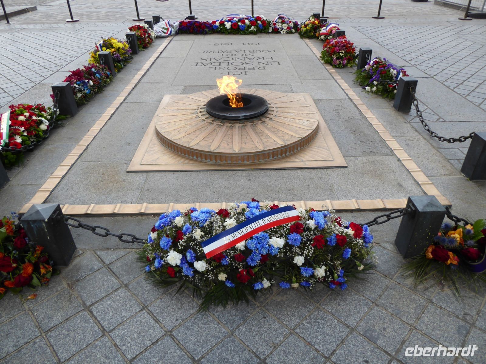 Tag 3 01.05.2023  Ewige Flamme unter dem Arc de Triomphe