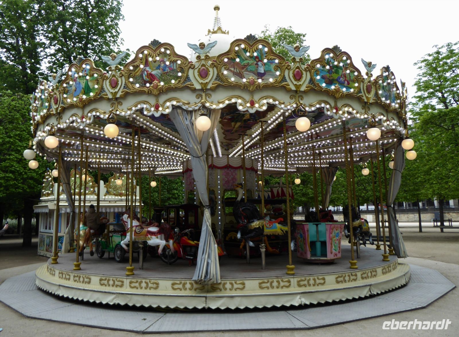 Tag 3 01.05.2023  Karussell im Jardin des Tuileries