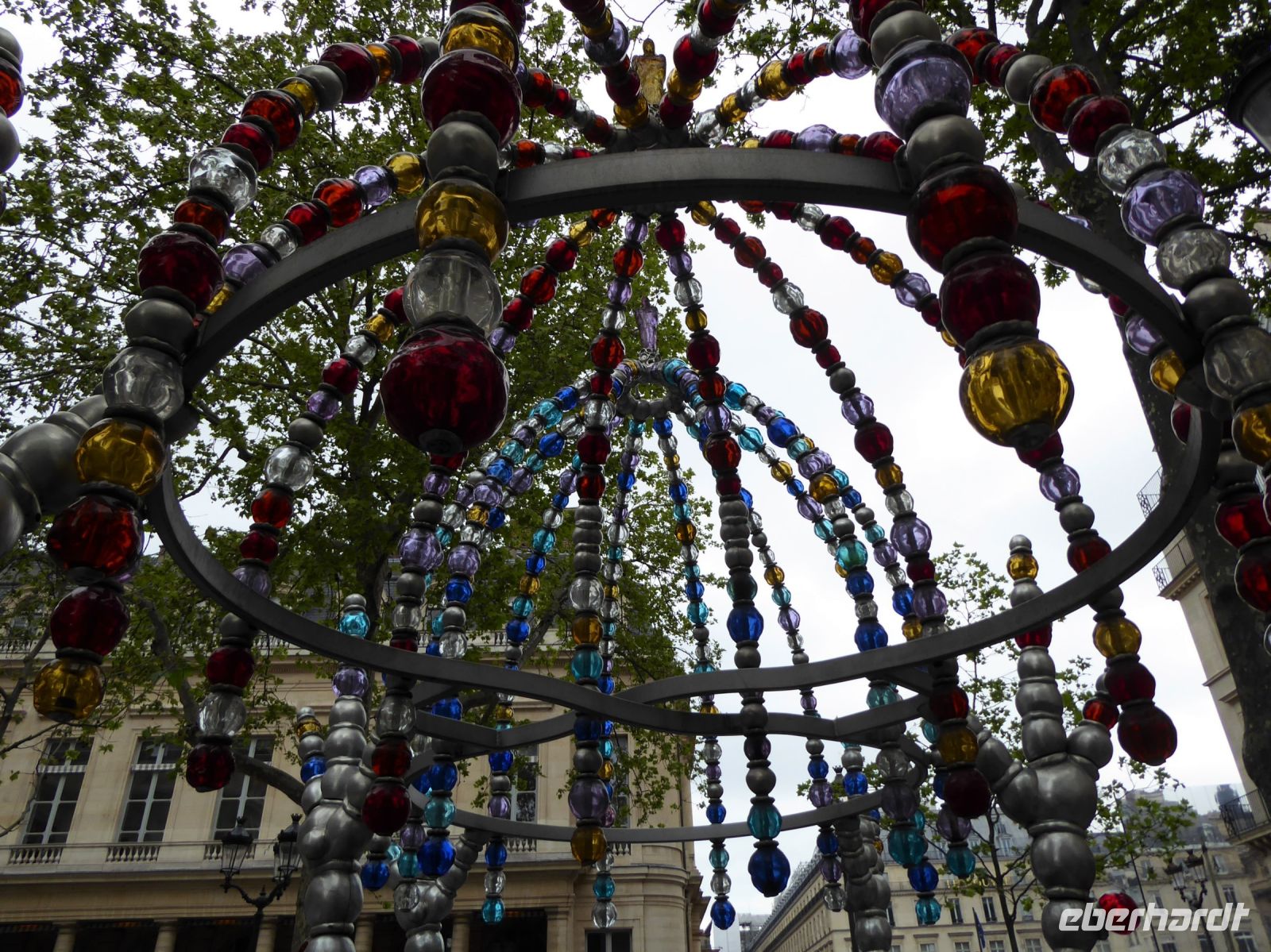 Tag 3 01.05.2023  Métrostation, Kunst von Othoniel