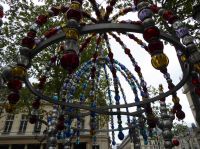 Tag 3 01.05.2023  Métrostation, Kunst von Othoniel