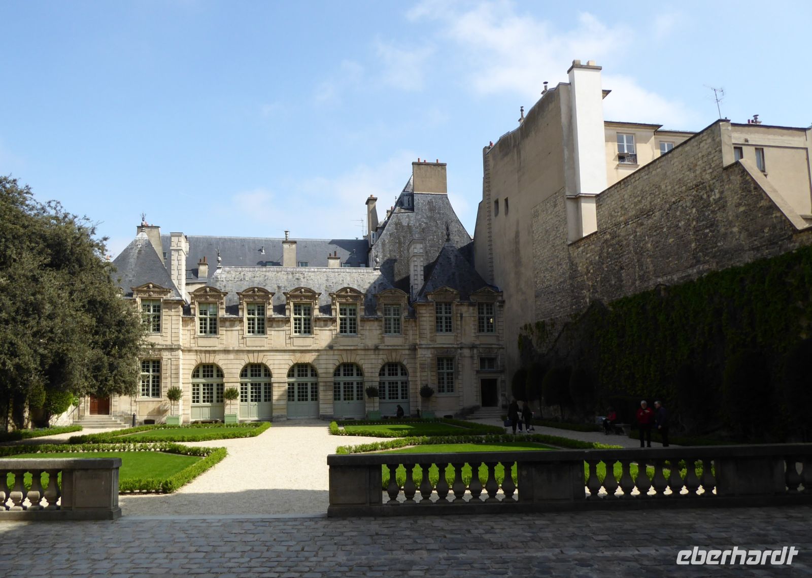Tag 4 01.05.2023  Stadtbummel im Marais, Hôtel de Sully