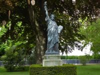 Tag 6 04.05.2023 Spaziergang am Morgen: Jardin de Luxembourg, Liberty