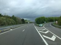 Die Wolken hängen tief in der Bretagne