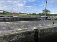 Auch auf der Seine wird geschleust.