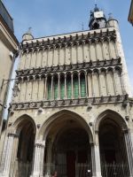 Eingang von Notre-Dame in Dijon