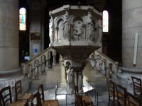 Kanzel mit zwei Treppen