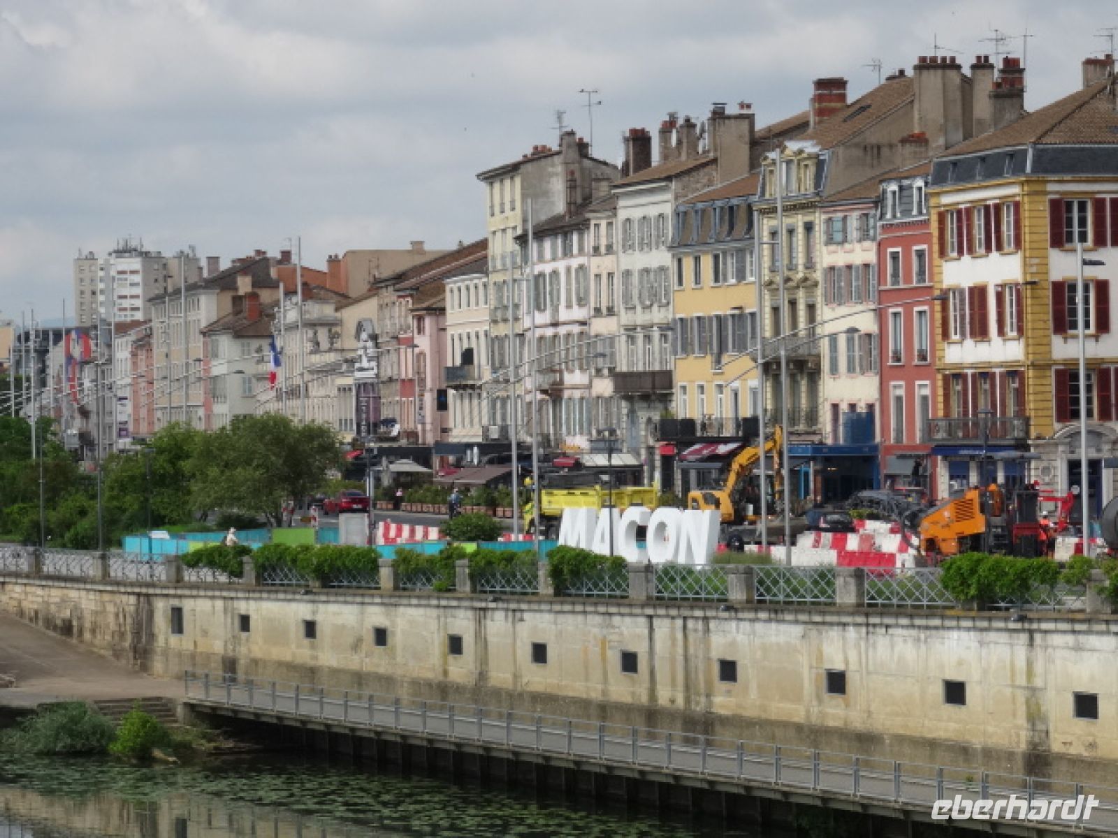 Blick von der Saint-Laurent Brücke auf Macon