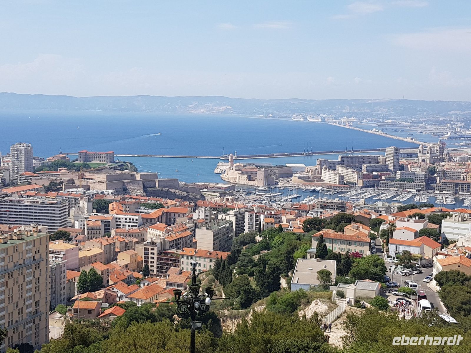 Blick von Notre Dame de la Garde auf Marseille