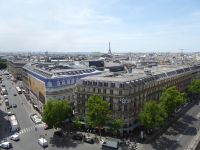 Tag 4 30.05.2023 Blick zum Eiffelturm von der Dachterrasse des Lafayette