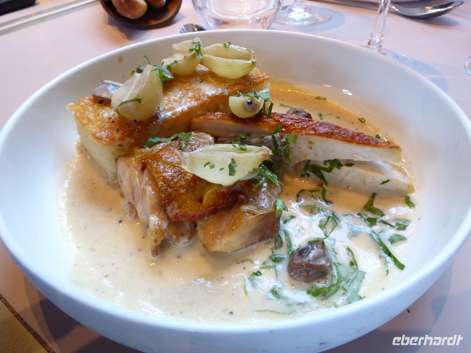 Tag 4, 30.05.2023 Fein speisen in luftiger Höhe auf dem Eiffelturm 