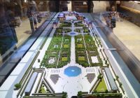 Tag 5 31.05.2023 Modell vom Louvre mit Tuileriengarten