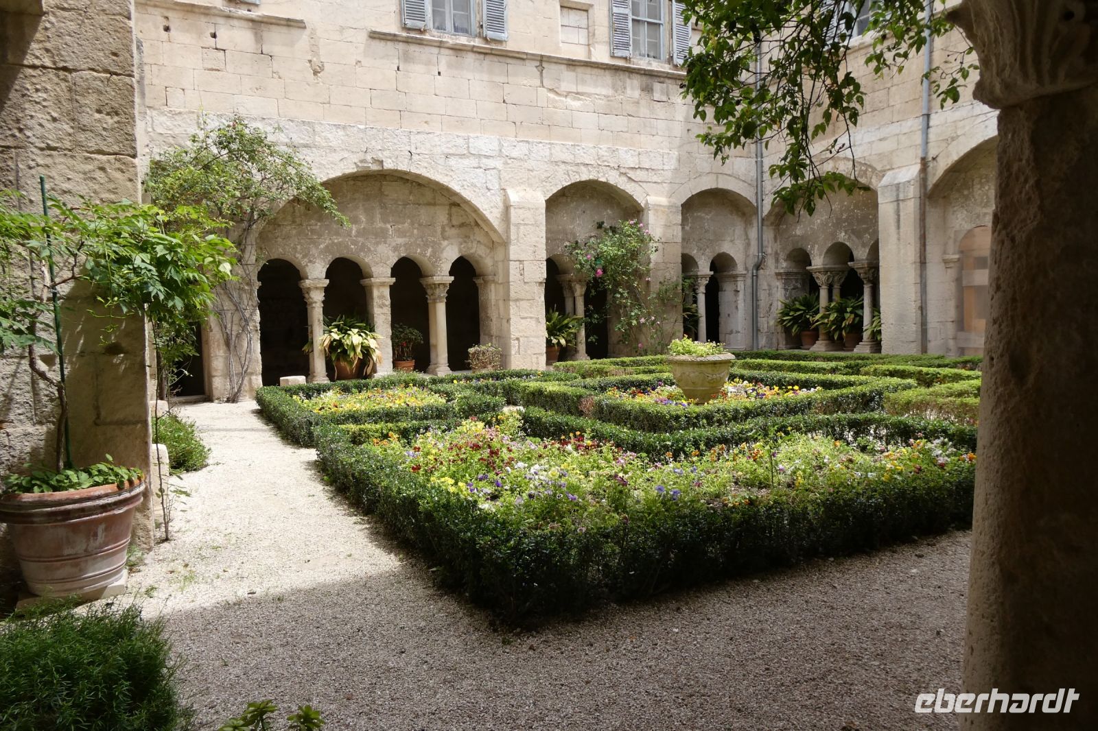 Kreuzgang der Abteikirche St.Paul in Mausole