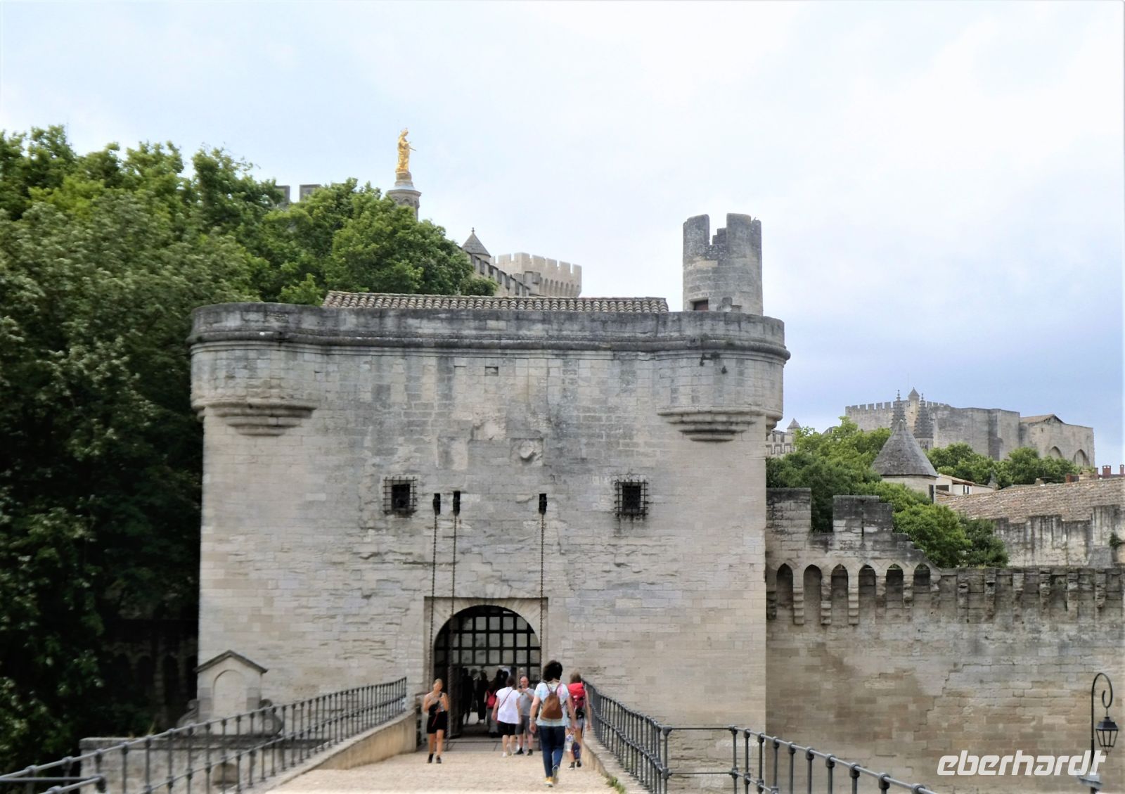 auf der Pont Saint Benezet in Avignon
