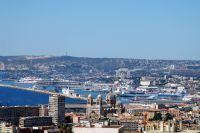 Blick auf den Kreuzfahrthafen von Marseille