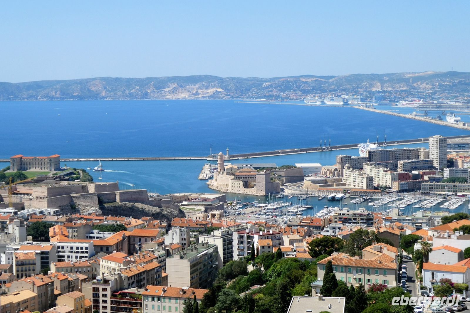 Blick auf den Alten Hafen von Marseille