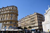 Gebäude des 19.Jahrhunderts am Alten Hafen von Marseille