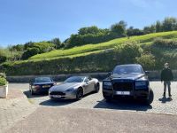 Friedliche Luxusinvasion von der anderen Kanalseite