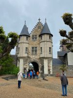 Schief gebaut, damit es aus der Ferne gerade aussieht