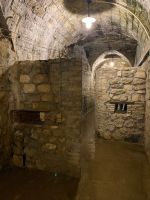 Sturmbarrieren nahe eines EIngangs