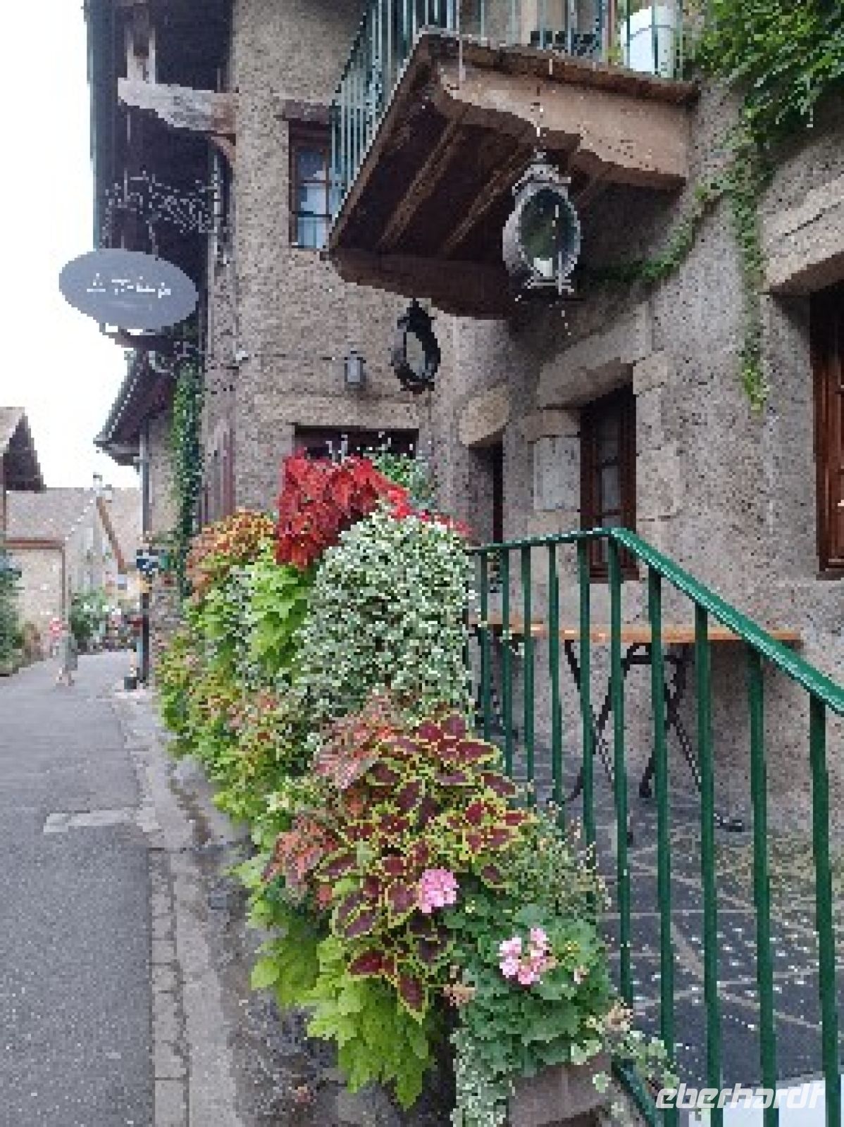 Blumenschmuck in Yvoire