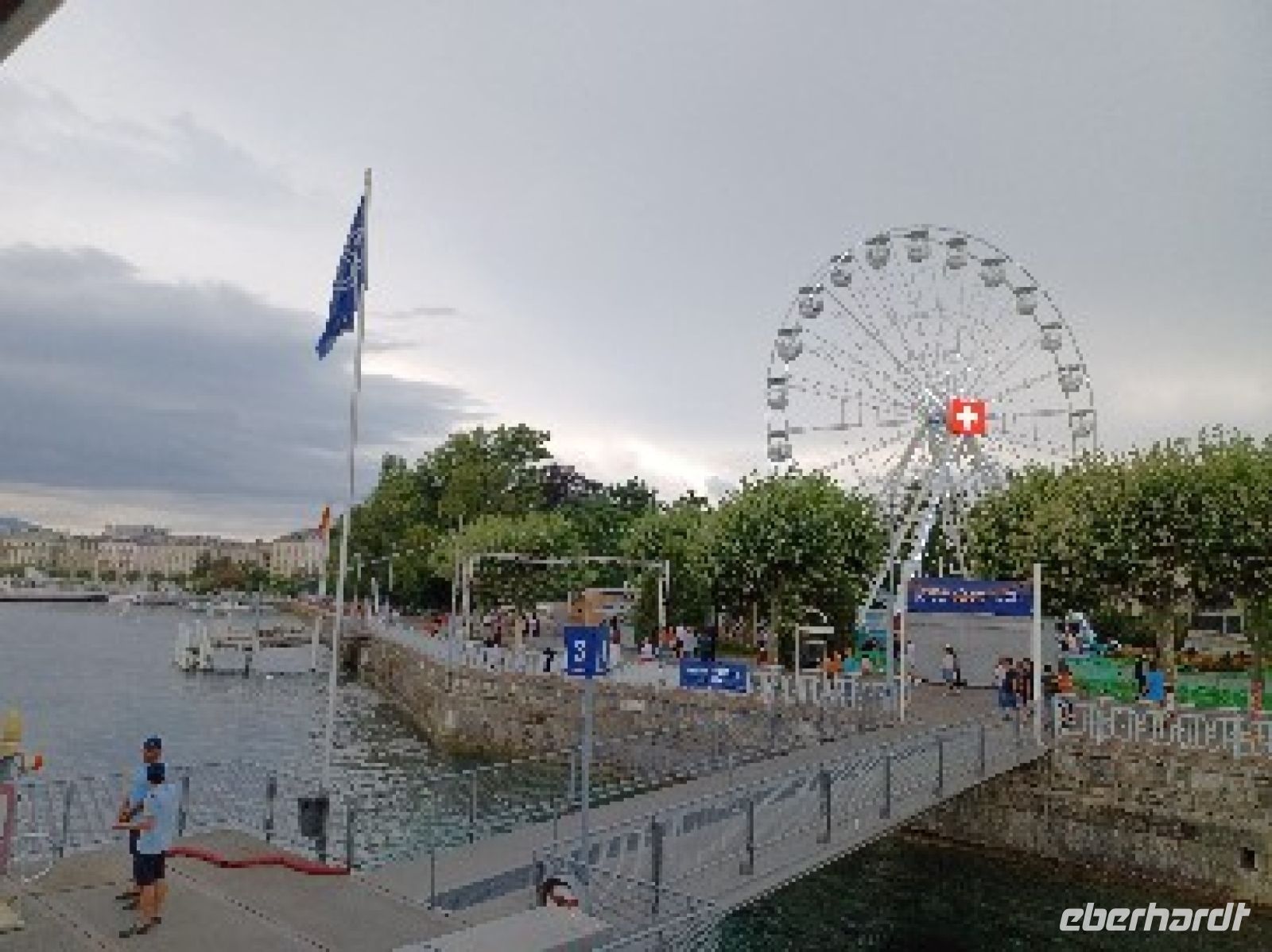 Genf- Riesenrad im Englischen Garten