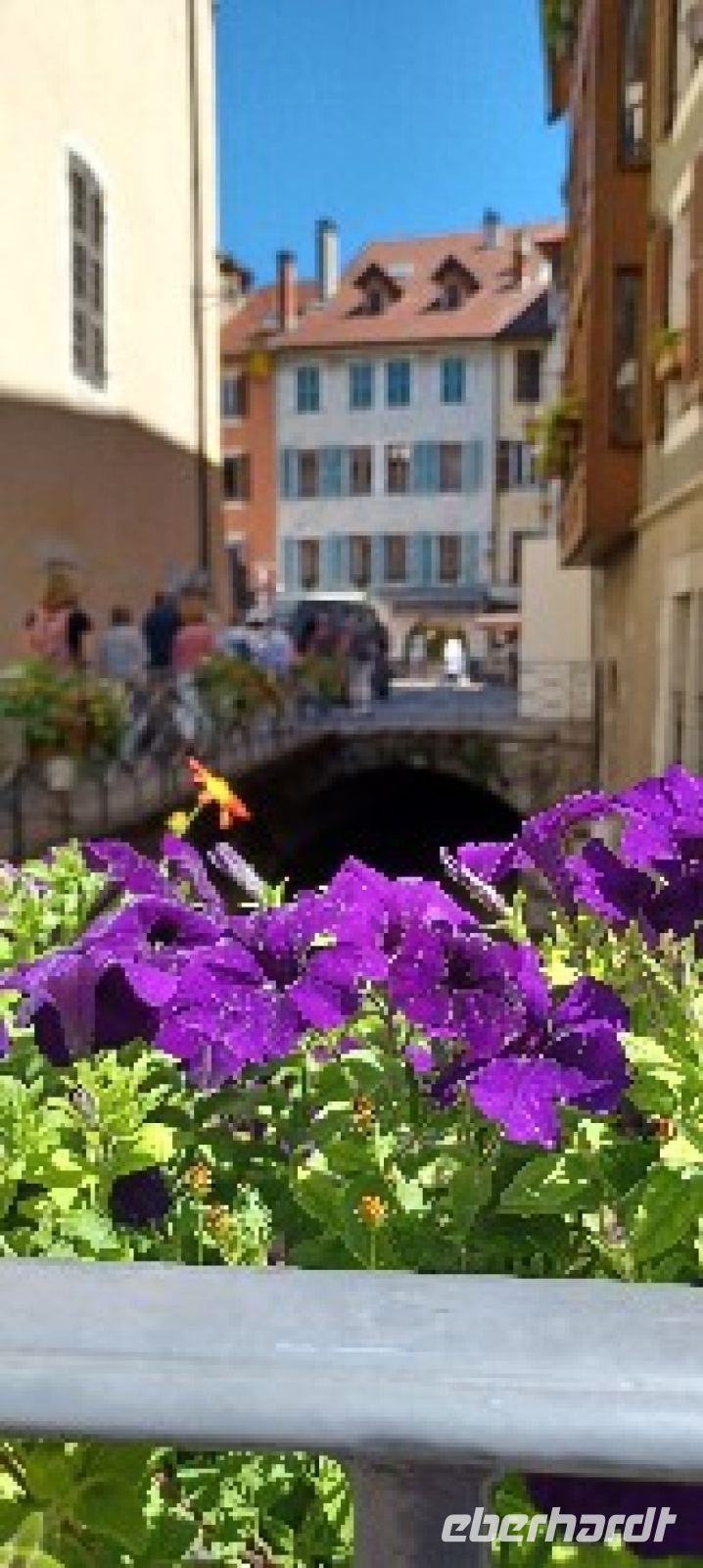 Blick über die Steinbrücken in Annecy Alststadt