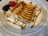 Blanc mangé aux graines de vanille, coulis de fruits rouges