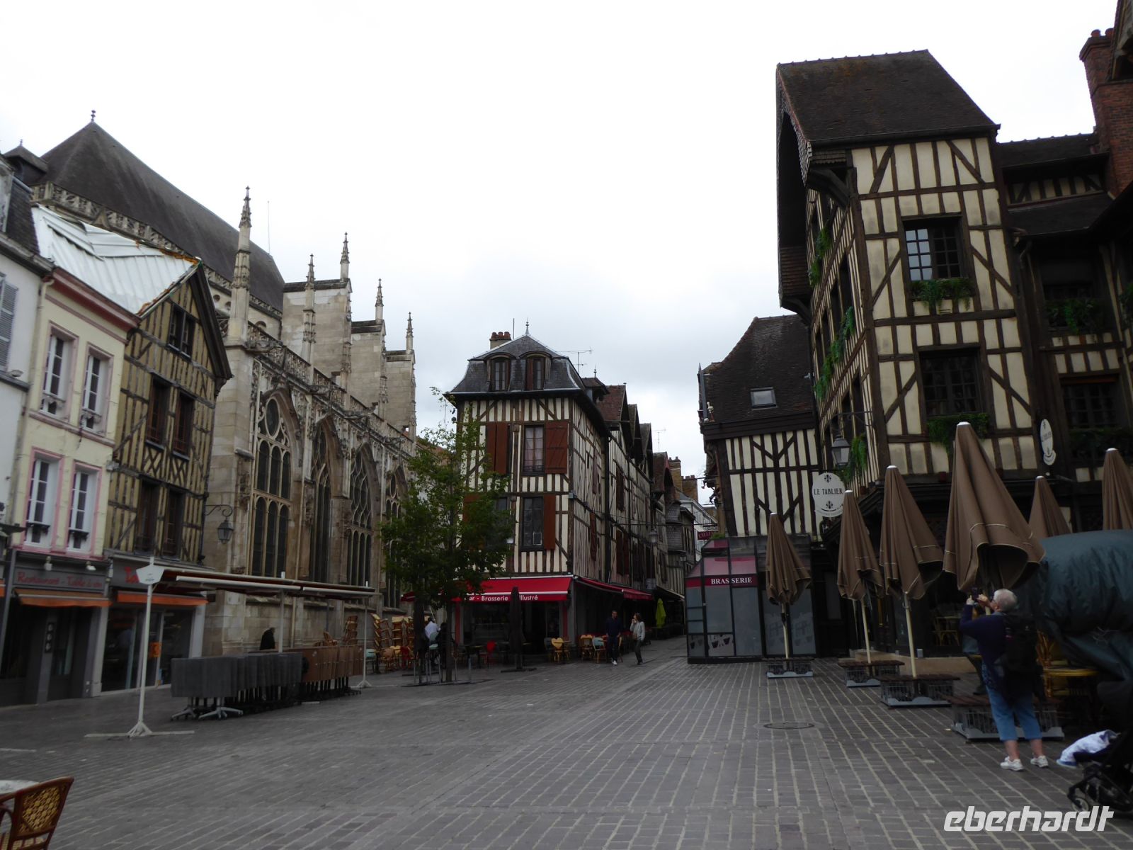 Tag 2 06.08.2023  Stadtspaziergang in Troyes