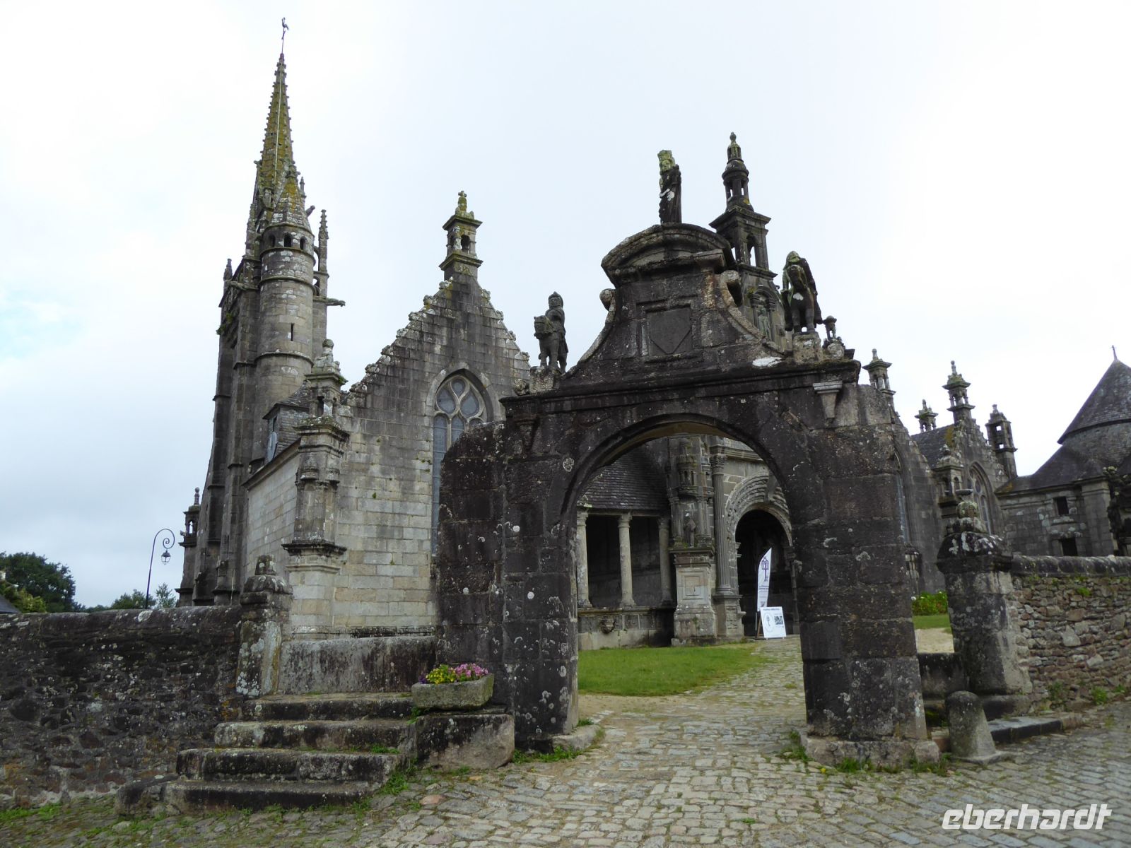 Tag 7 11.08.2023 umfriedeter Pfarrbezirk Guimiliau