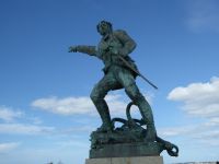 Tag 8 12.08.2023 St. Malò, Statue des Korsaren Robert Surcouf