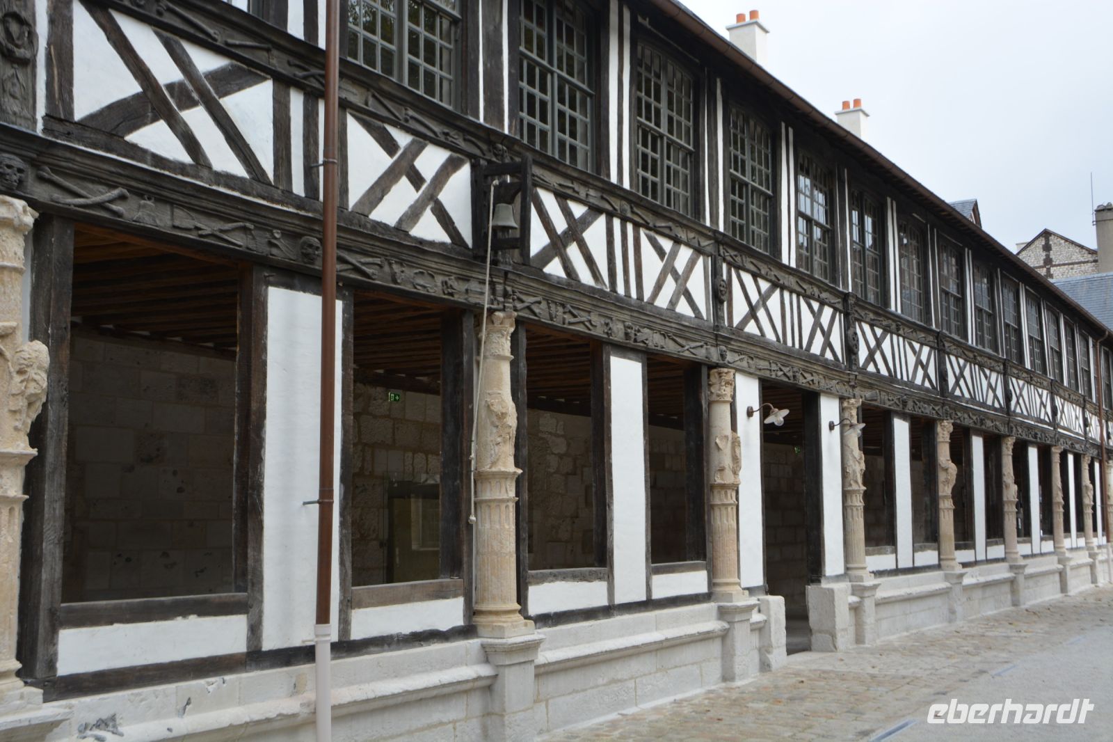 auf dem Pestfriedhof von Aitre Maclou in Rouen