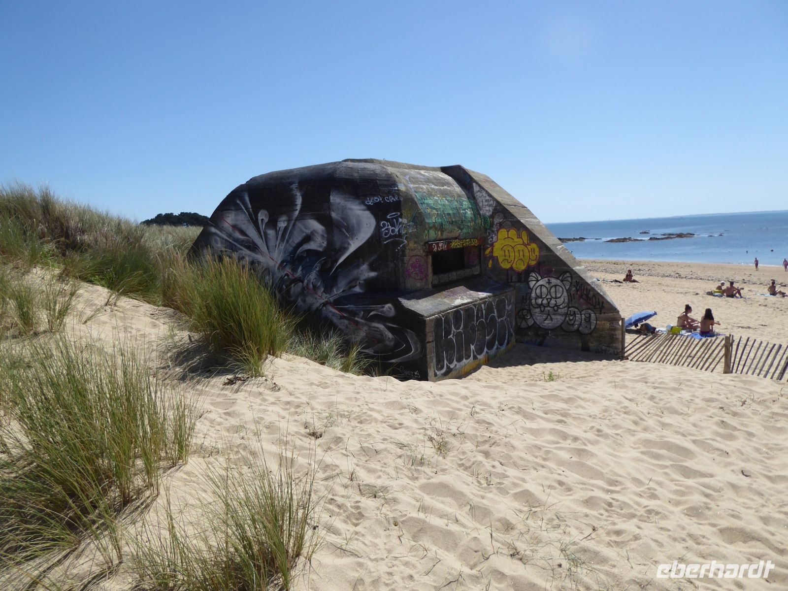 Tag 4 22.08.2023 am Strand bei Locmariaquer, Bunker