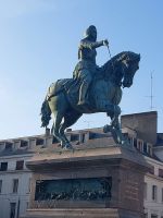 Orleans: Place du Martroi bei 35°C