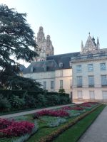 Tours: Blick aus dem Bischofsgarten auf die Karhedrale