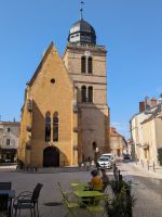 Paray-le-Monial, Markt mit Turm Nicholas