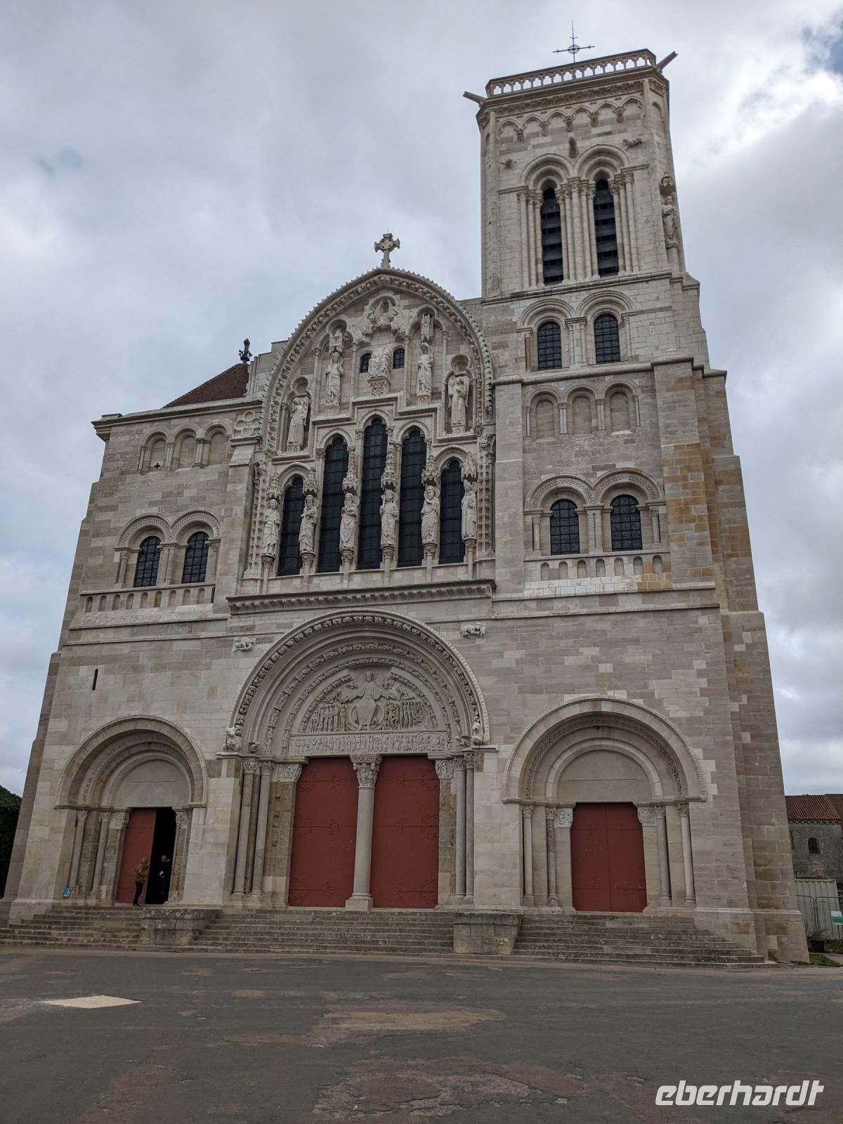 Vezelei, Kathedrale mit schmuckvoller Westfassade