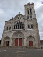 Vezelei, Kathedrale mit schmuckvoller Westfassade
