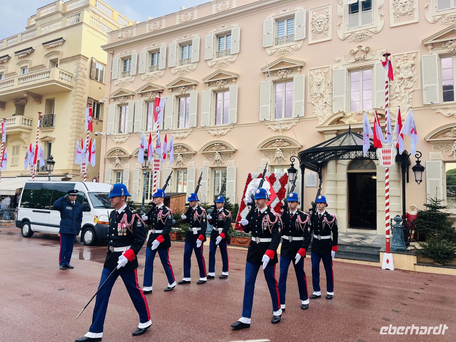 Wachablöse vor dem Grimaldi-Palast in Monaco