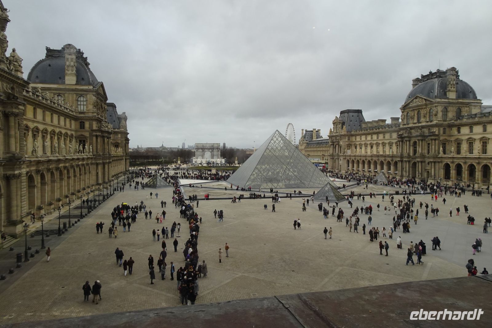 Tag 2, 29.12.2023  Museumsbesuch im Louvre, Blick aus dem Fenster