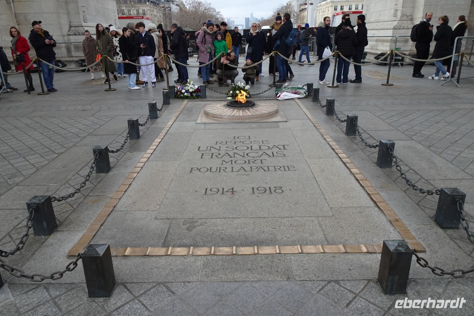 Tag 3, 30.12.2023 Arc de Triomphe, ewige Flamme für den unbekannten Soldaten
